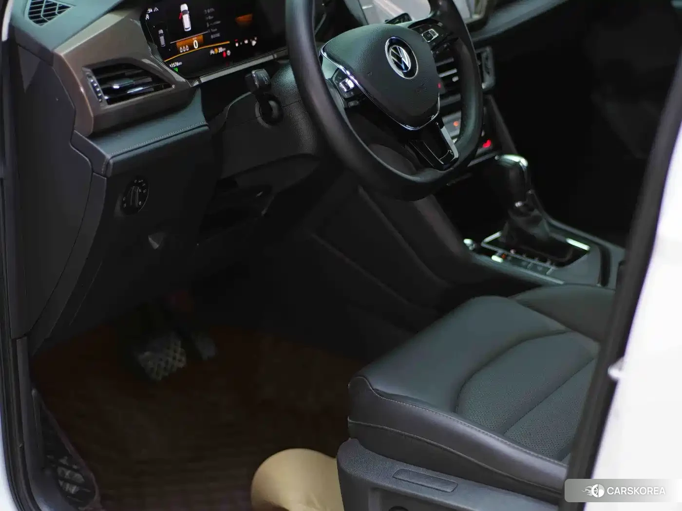 Volkswagen Tharu id 4653812 из Китая 26