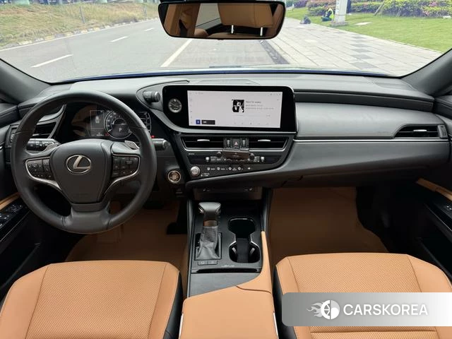 Lexus ES id 4335294 из Китая 9