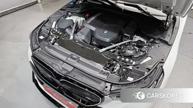 BMW 5 Series (G60) id 3507331 из Кореи 16