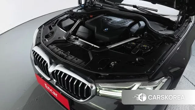 BMW 5 Series (G30) id 3383782 из Кореи 16