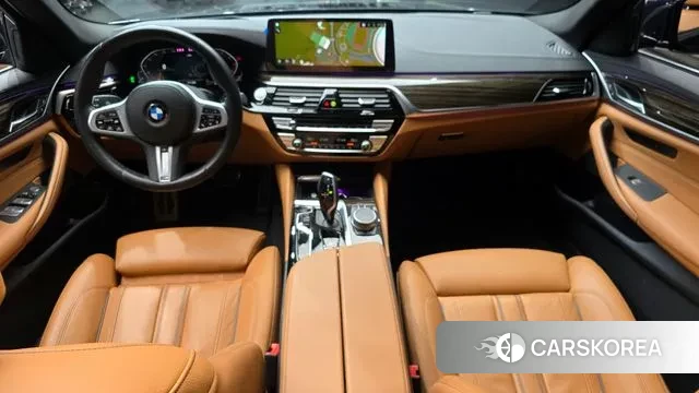 BMW 5 Series (G30) id 3448878 из Кореи 17