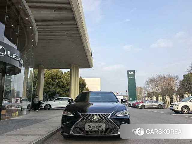 Lexus ES id 4220087 из Китая 14