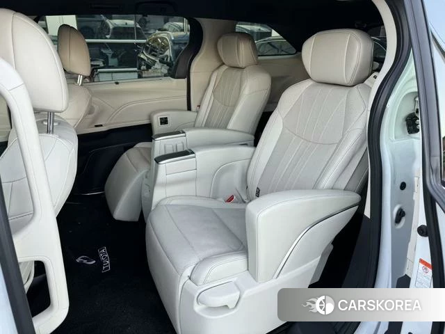 Toyota Grevia id 3920207 из Китая 12