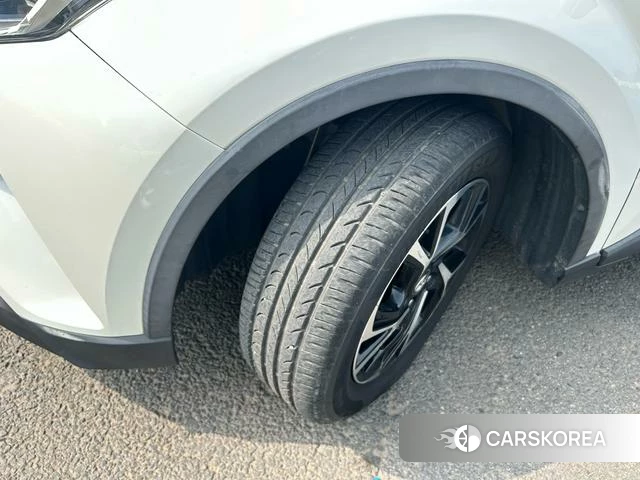 Toyota C-HR id 4209923 из Китая 11
