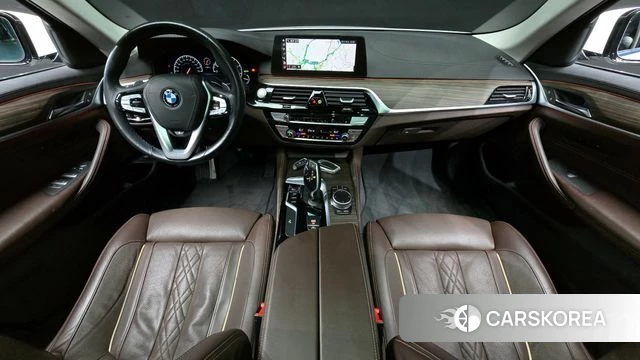 BMW 5 Series (G30) id 3853297 из Кореи 17