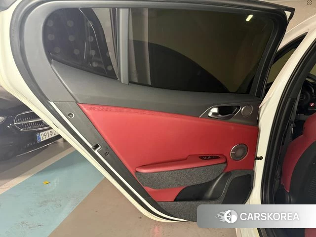 Kia Stinger id 4304915 из Кореи 14