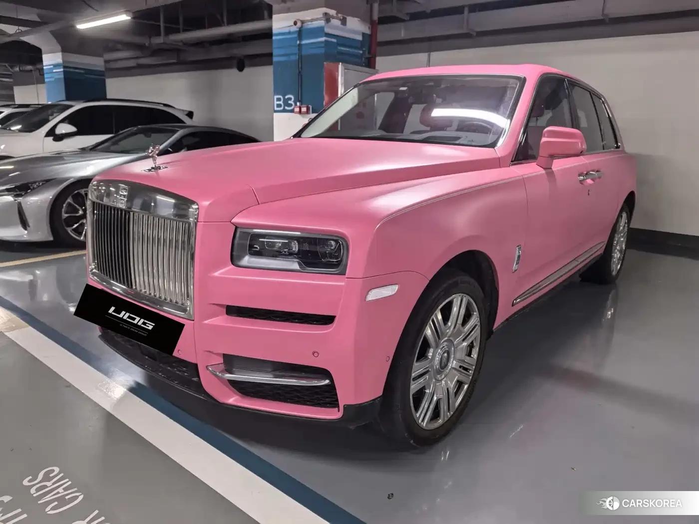 Rolls-Royce Cullinan id 4554138 из Китая 11
