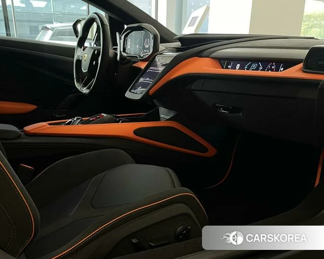 Lamborghini Revuelto id 4239615 из Китая 7