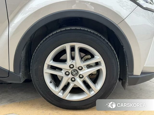 Toyota C-HR id 4263676 из Китая 19