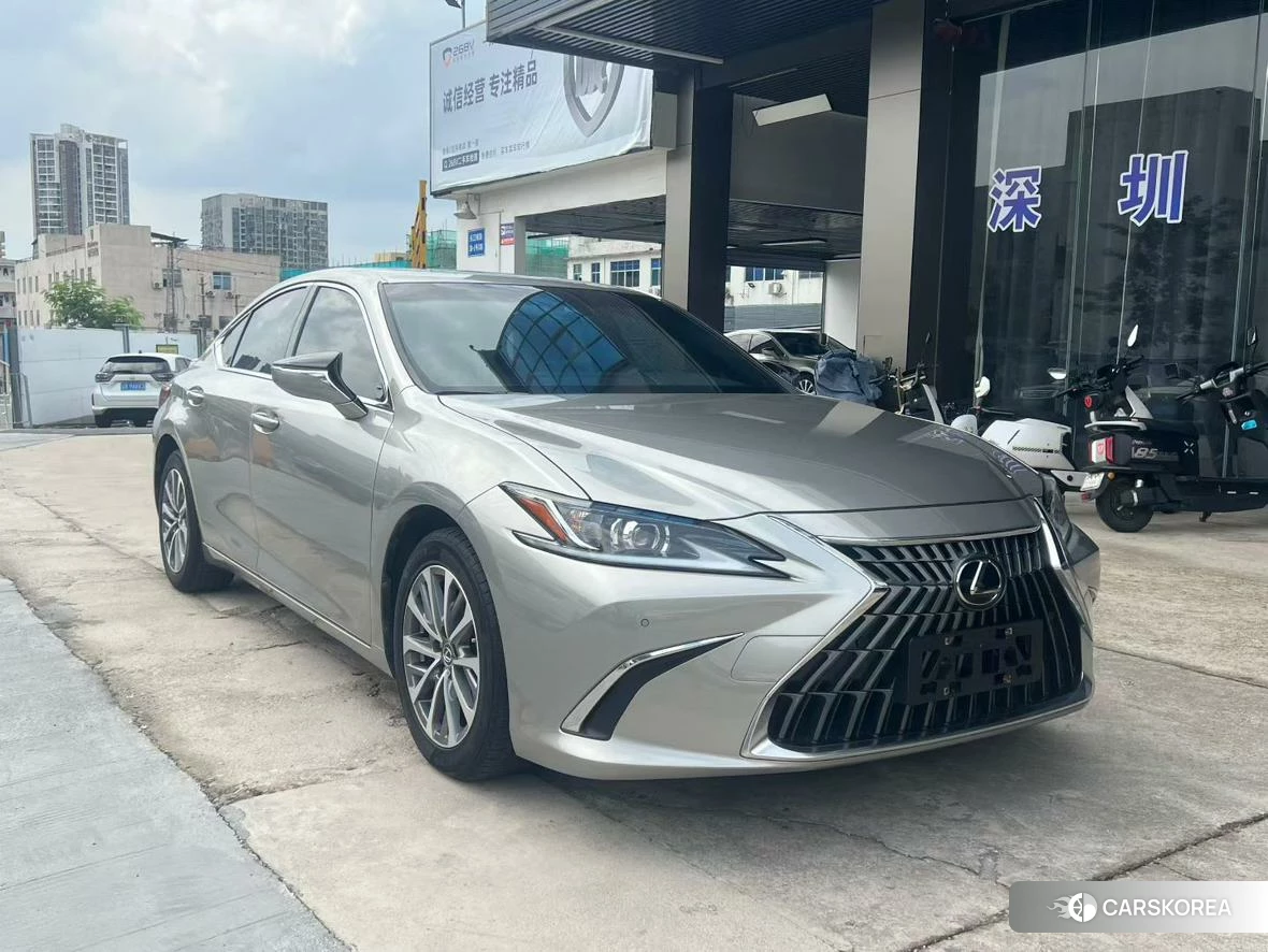 Lexus ES id 4513857 из Китая 7