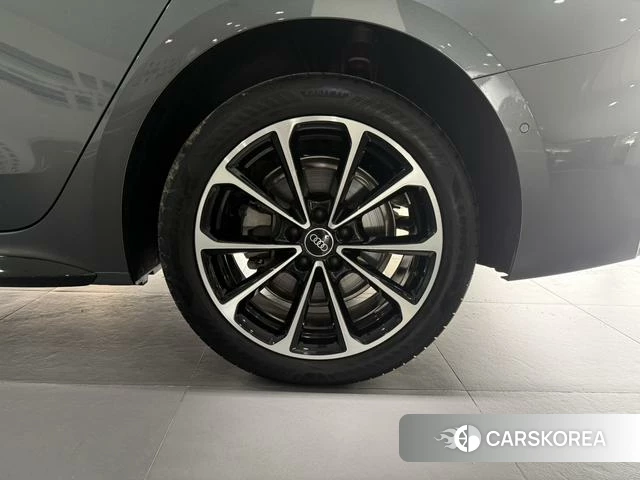 Audi A5L id 4255934 из Китая 24