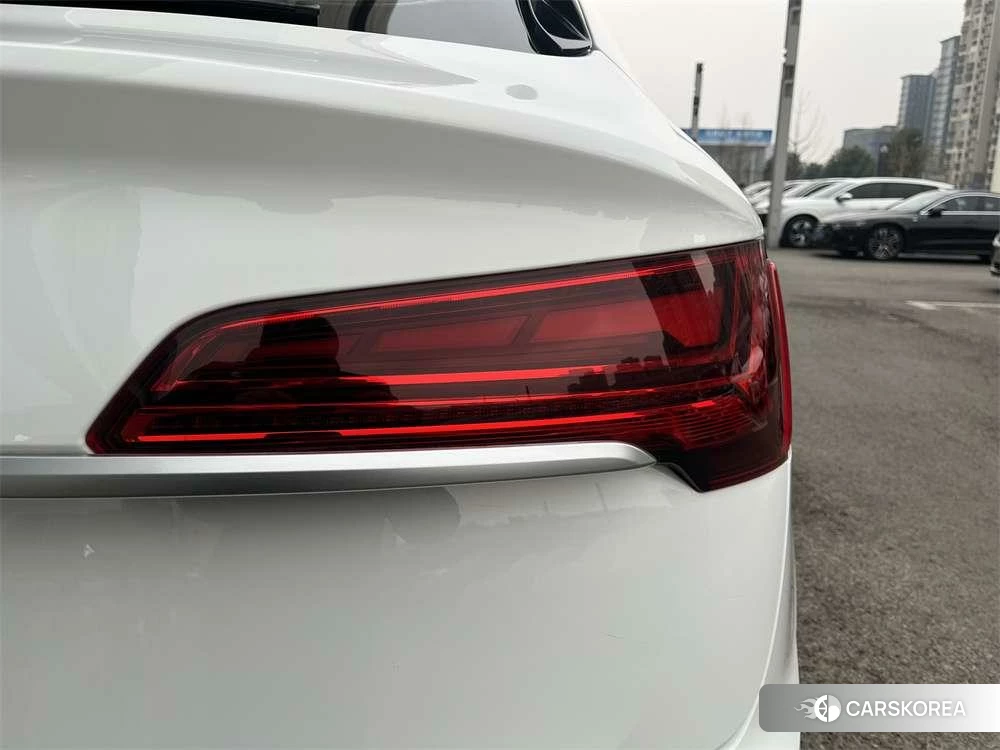 Audi Q5L Sportback id 4441030 из Китая 11