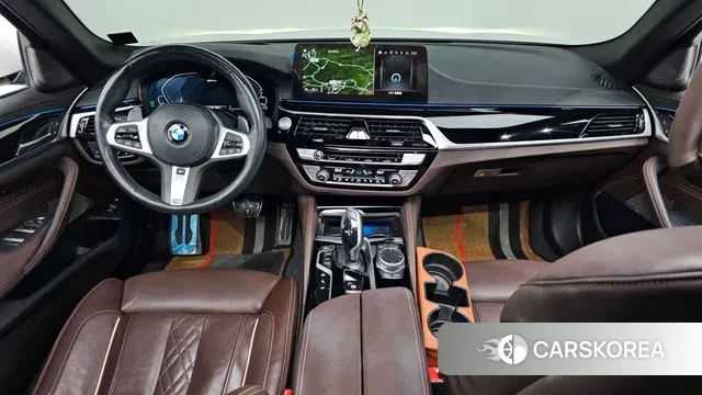 BMW 5 Series (G30) id 3561929 из Кореи 17