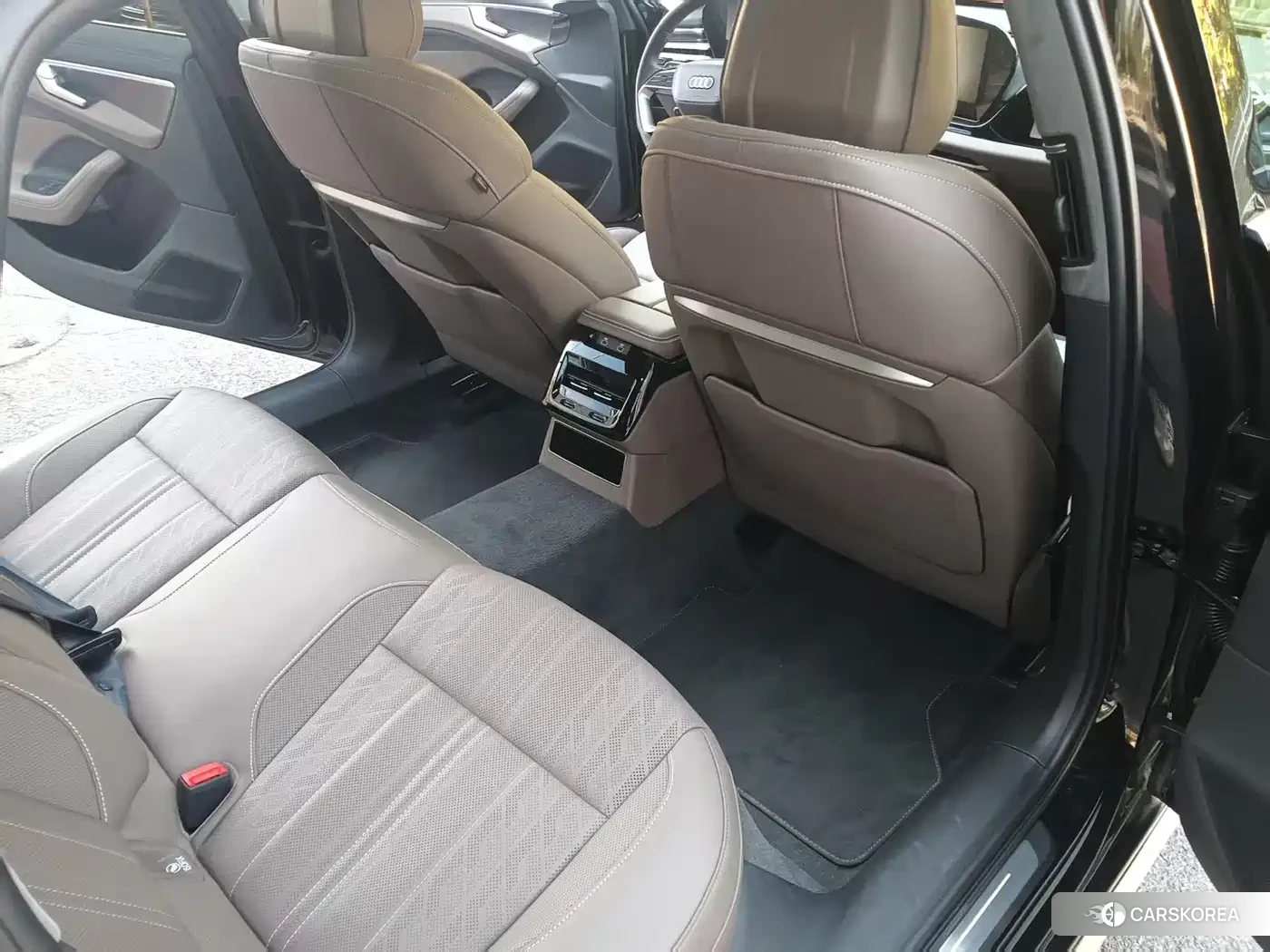 Audi A6L id 4669427 из Китая 7