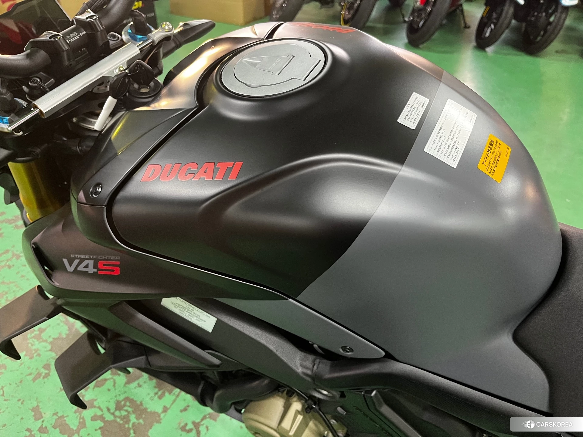 Ducati STREETFIGHTER V4 S id 4191897 из Японии 8
