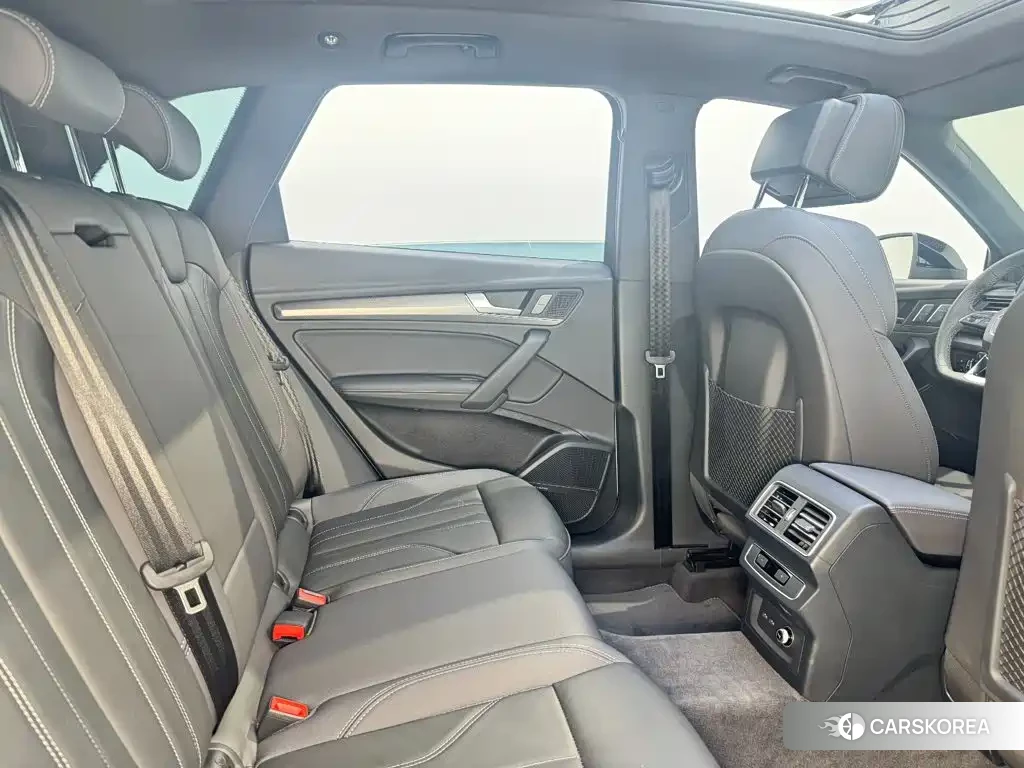 Audi Q5L id 4679651 из Китая 13