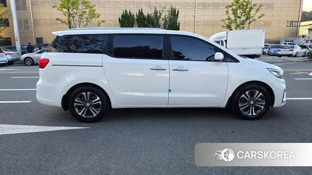 Kia The New Carnival id 3315536 из Кореи 17