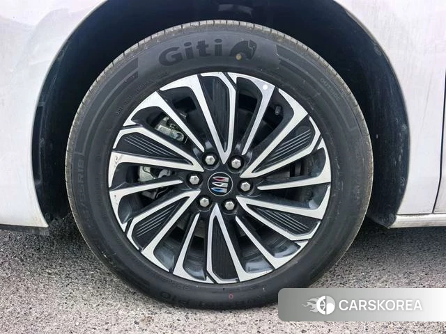 Buick GL8 PHEV id 4198772 из Китая 17