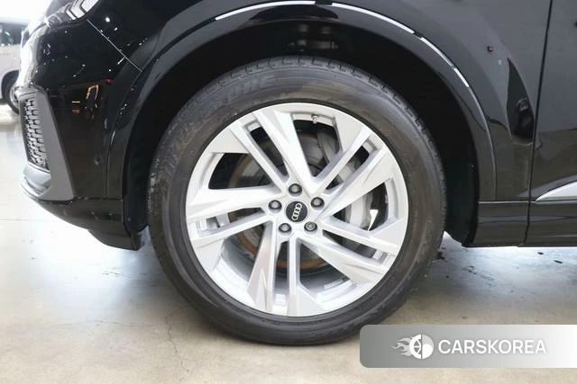 Audi Q7 id 4328995 из Китая 31