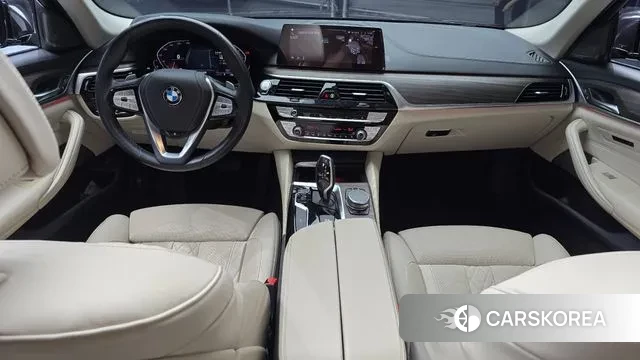 BMW 5 Series (G30) id 2985912 из Кореи 17