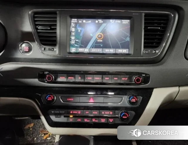 Kia All New Carnival id 3703914 из Кореи 13