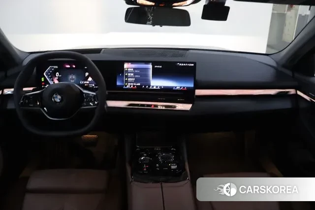 BMW 5 Series (G60) id 3763260 из Кореи 17