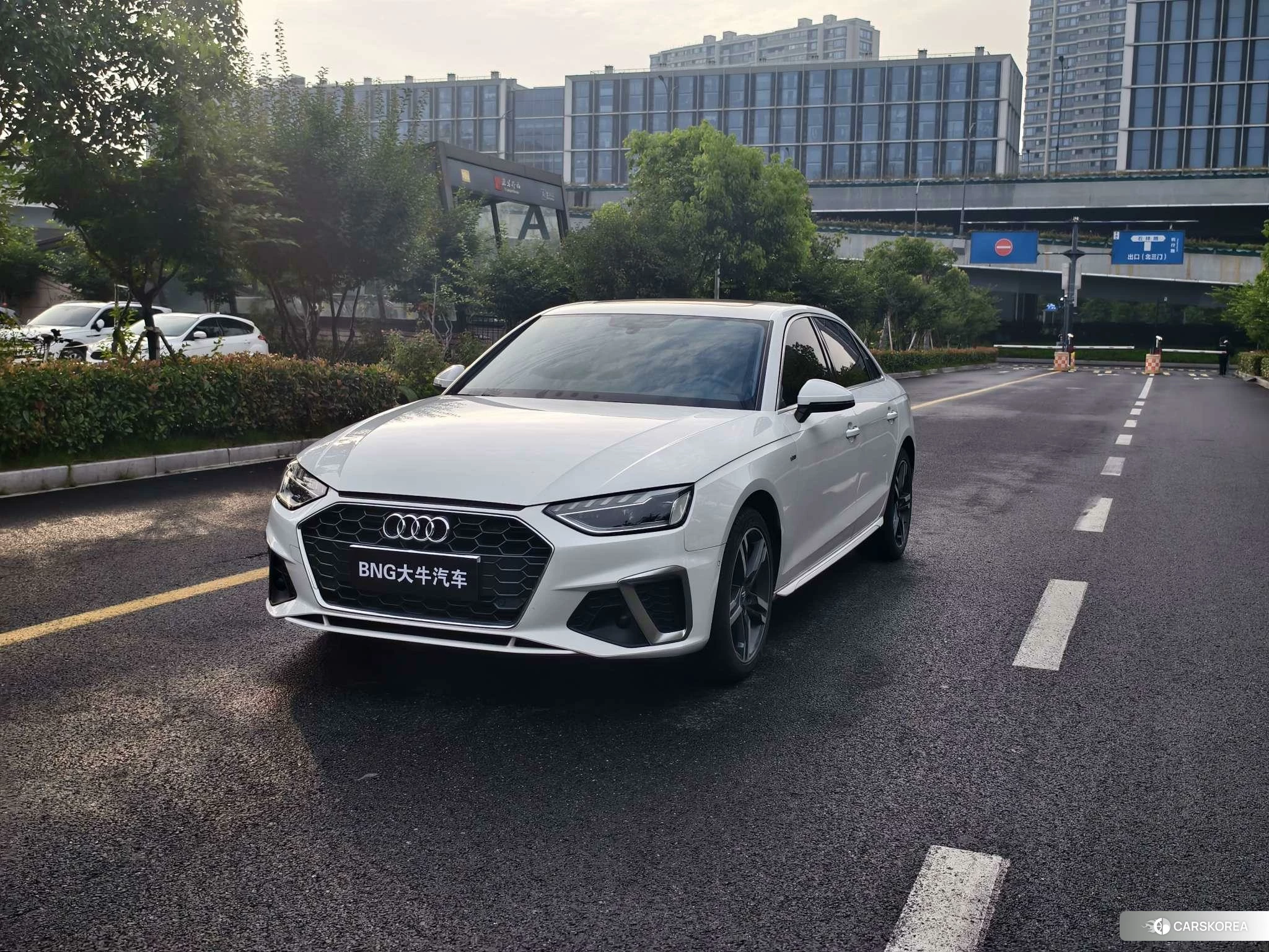 Audi A4L id 4486252 из Китая 14
