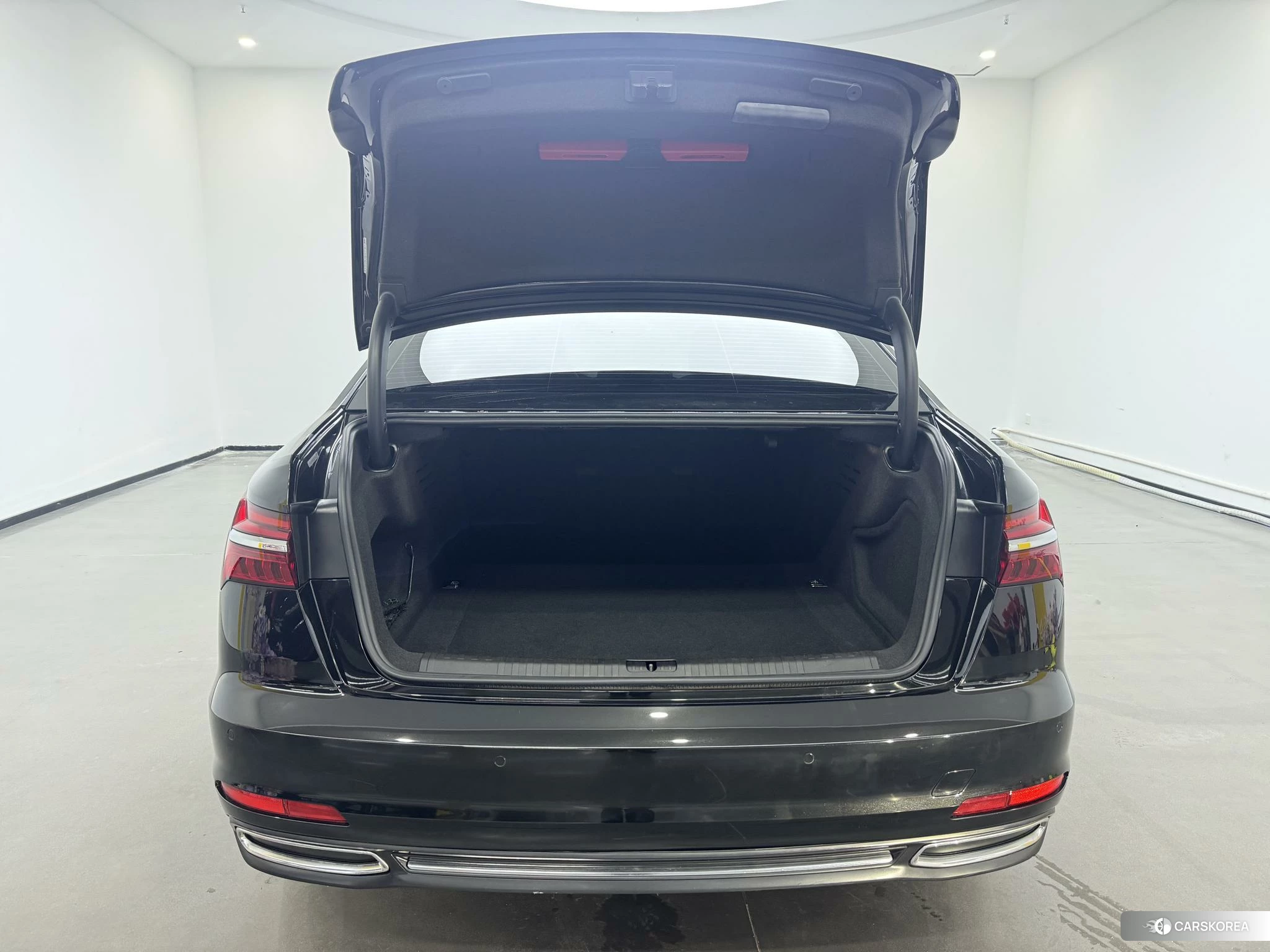 Audi A6L id 4510890 из Китая 17