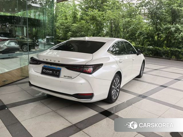 Lexus ES id 4279147 из Китая 9