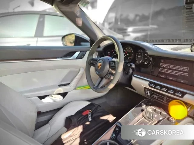 Porsche 911(992) id 3695504 из Кореи 17