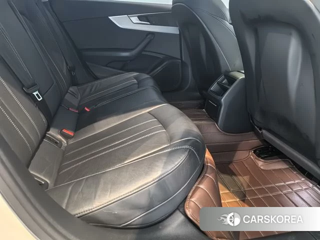 Audi A4L id 4278469 из Китая 13