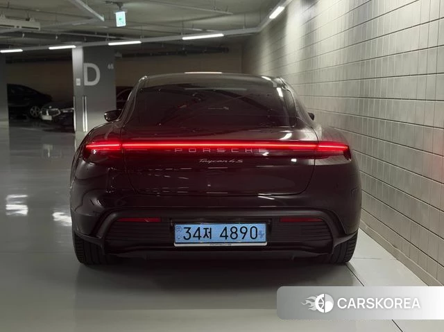 Porsche Taycan id 4482262 из Кореи 14