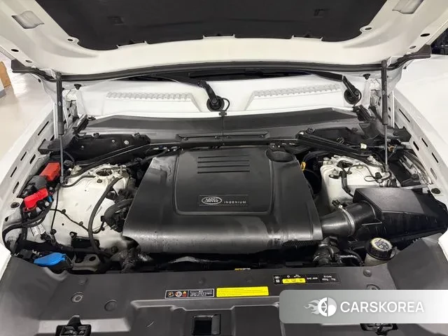 Land Rover Defender (L663) id 3377521 из Кореи 17