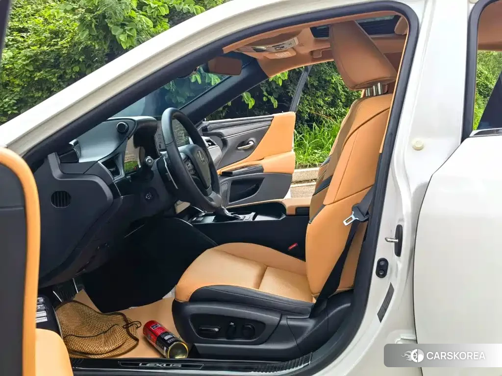 Lexus ES id 4659709 из Китая 29