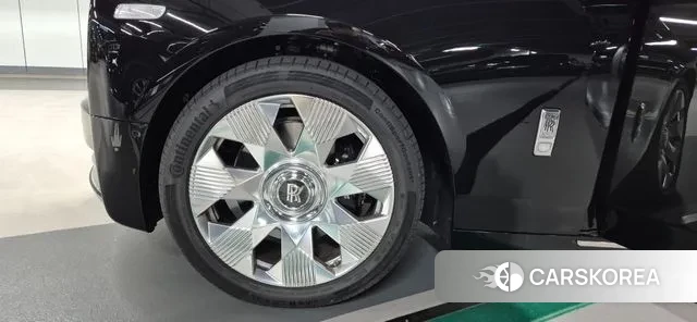 Rolls-Royce Phantom id 3347435 из Кореи 17