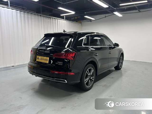 Audi Q5L id 4365958 из Китая 17