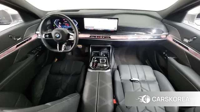 BMW 7 Series (G70) id 3538527 из Кореи 17