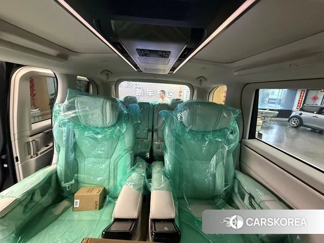 Lexus LM id 4314754 из Китая 10