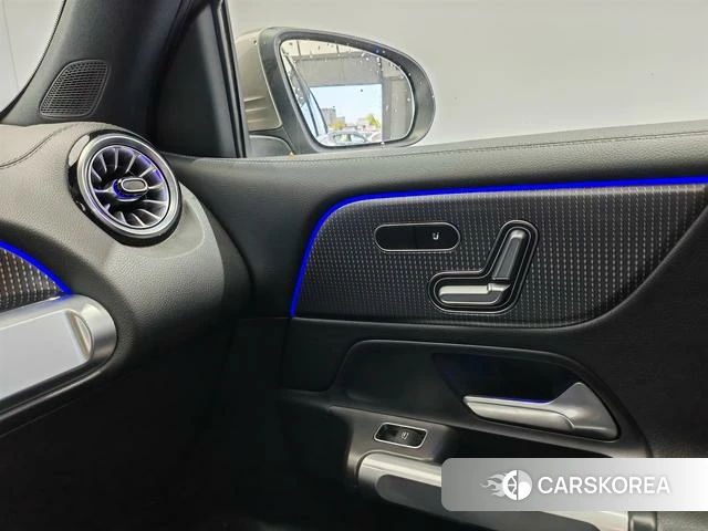 Mercedes-Benz EQB id 4277981 из Китая 17