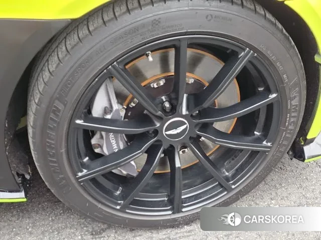 Aston Martin Vantage 2nd Generation id 3651694 из Кореи 10