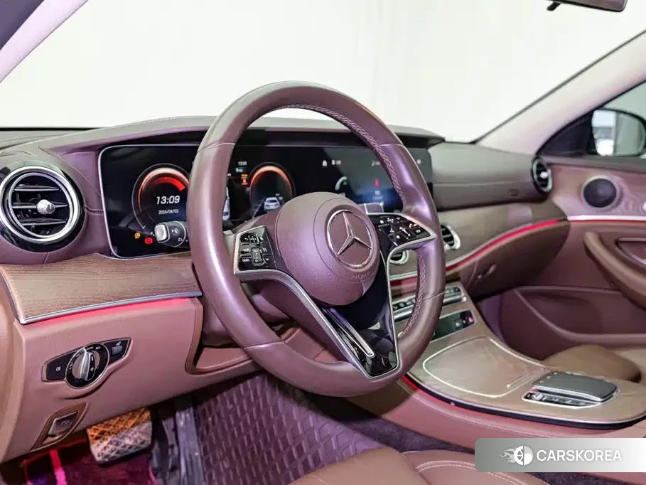 Mercedes-Benz E-Class id 4674299 из Китая 19