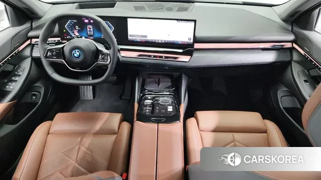 BMW 5 Series (G60) id 3653820 из Кореи 17