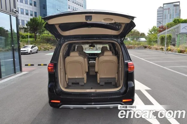 Kia The New Carnival id 2696745 из Кореи 17