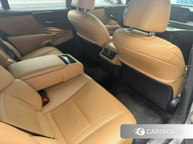 Lexus LS id 4261299 из Китая 7