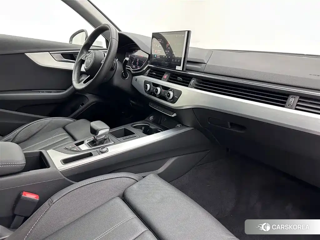 Audi A4L id 4548120 из Китая 28