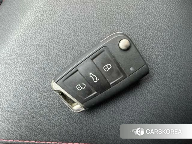 Volkswagen Lavida id 4258633 из Китая 25