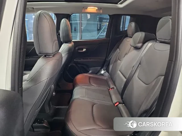 Jeep Renegade id 3242038 из Кореи 17