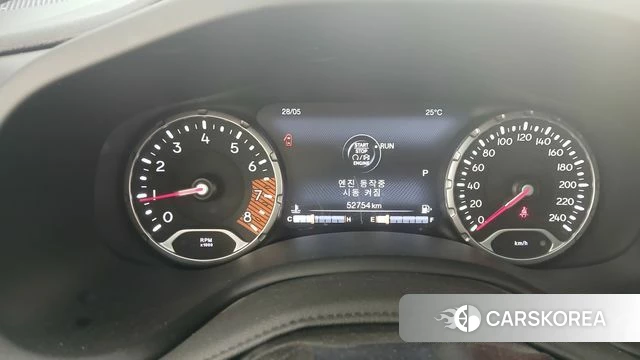 Jeep Renegade id 4383663 из Кореи 17