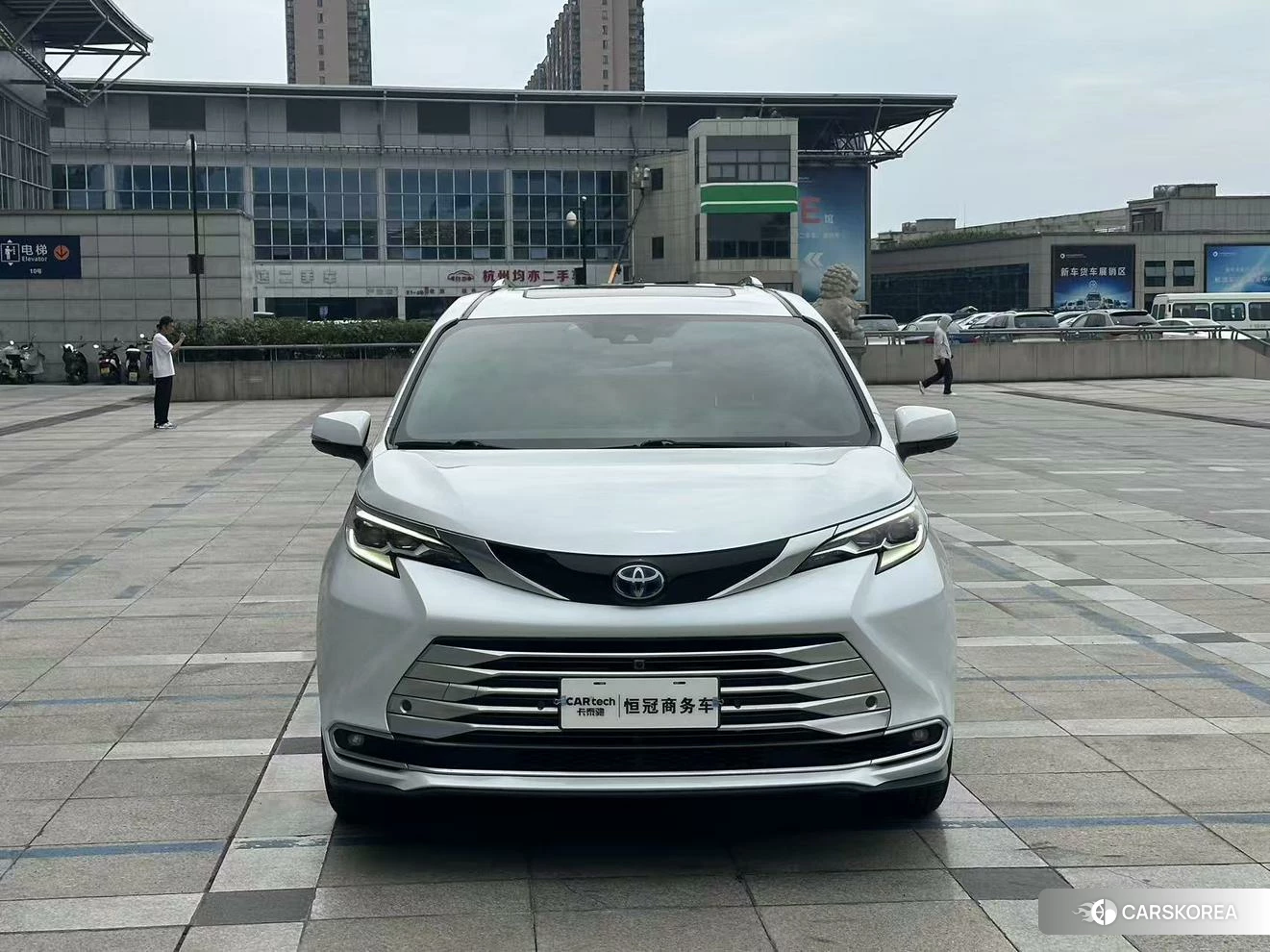 Toyota Sienna id 4455031 из Китая 12