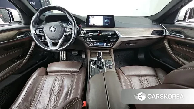 BMW 5 Series (G30) id 3505605 из Кореи 17